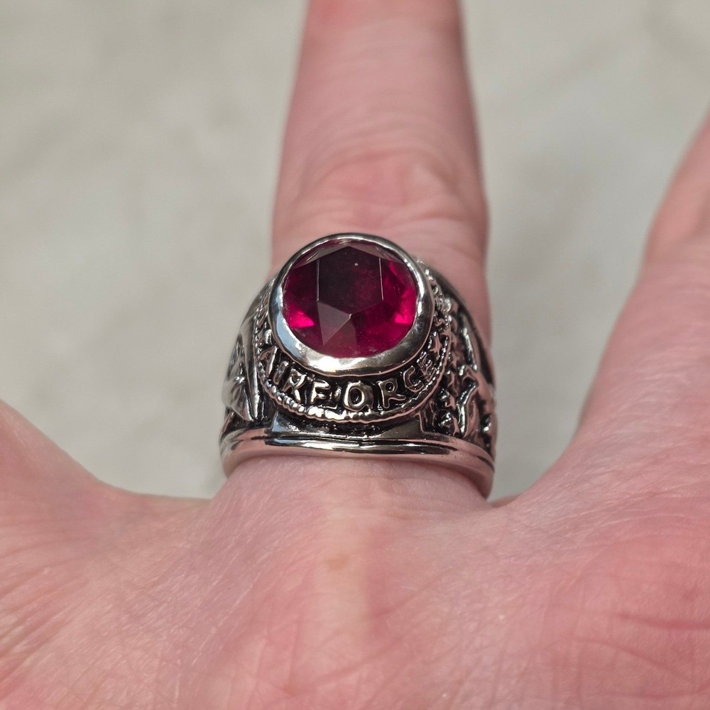 US United States Air Force Military Class Style Ring Size 8 SilverTone Red Stone